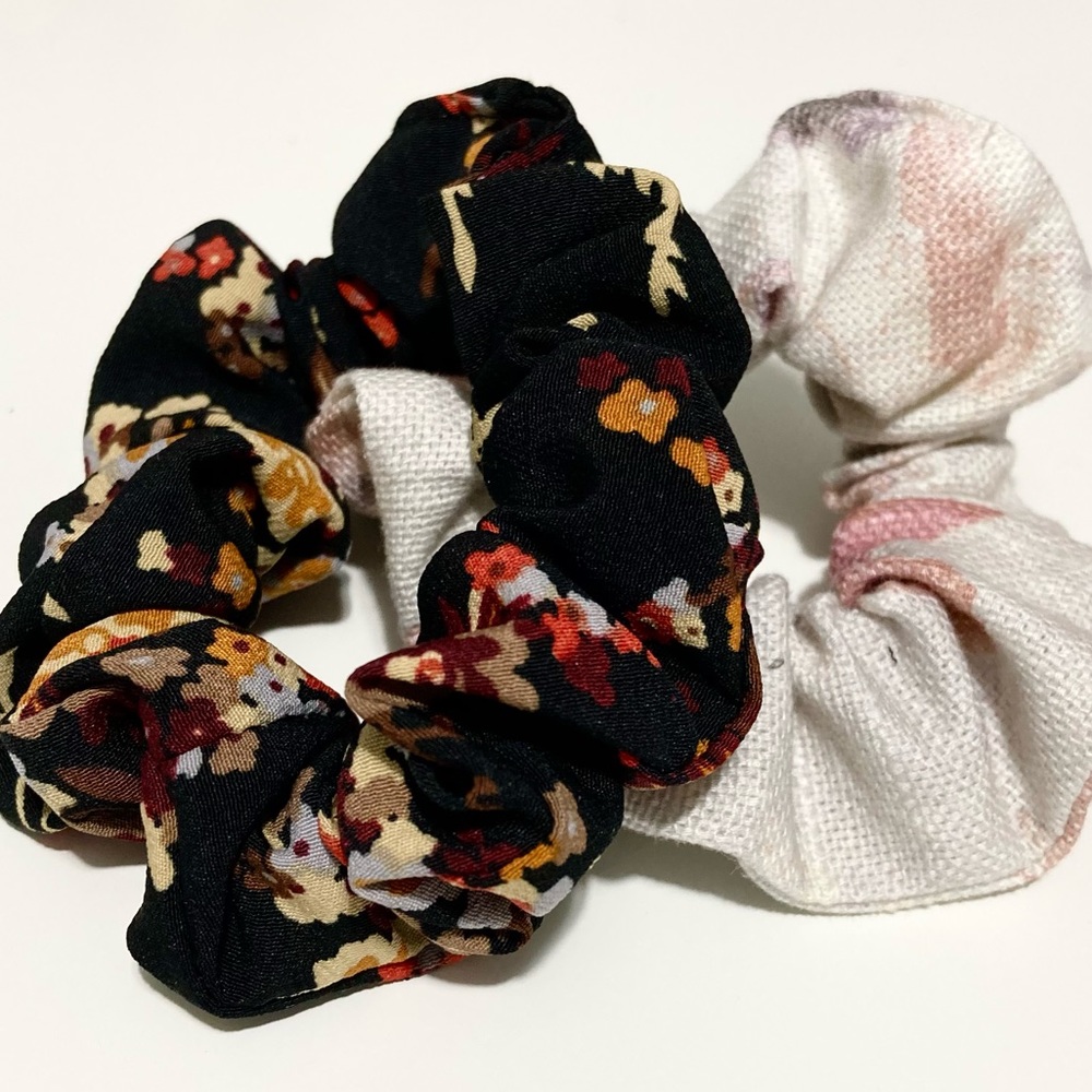 5 Pack Floral Scrunchies (mystery pack)